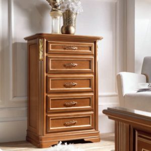 Classic wooden chest of five drawers in walnut